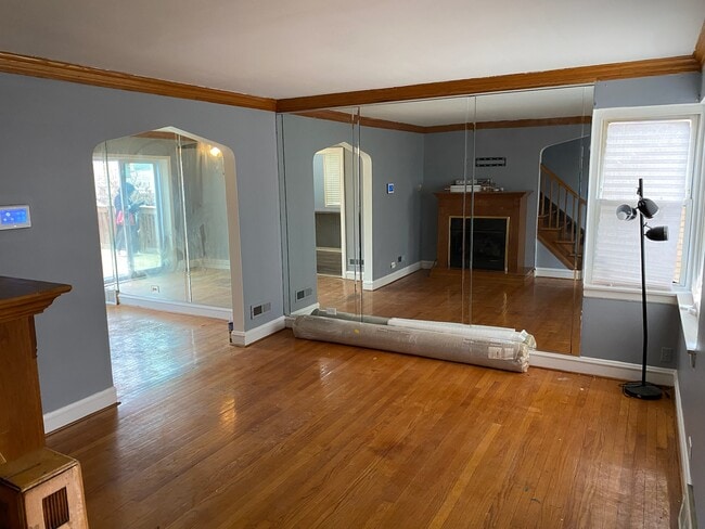 9031 S Kingston Ave, Unit 9031 in Chicago, IL - Building Photo - Building Photo