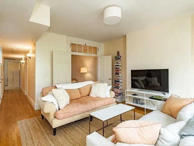 266 Shawmut Ave in Boston, MA - Building Photo - Building Photo