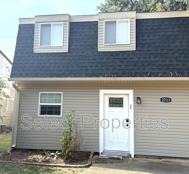 property at 2213 Spence Cir