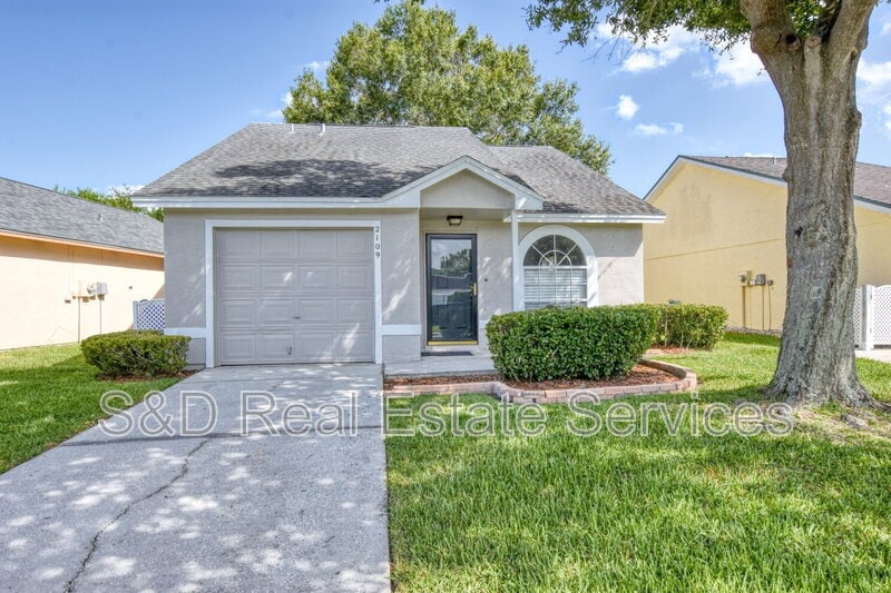 2109 Sandy Hook in Lakeland, FL - Building Photo
