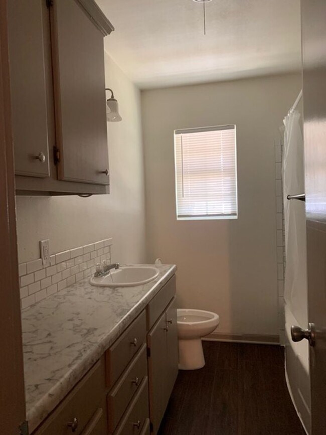 1400 Glendale St in Greenville, TX - Building Photo - Building Photo