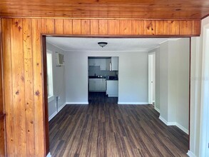 5437 Delette Ave S in Gulfport, FL - Foto de edificio - Building Photo