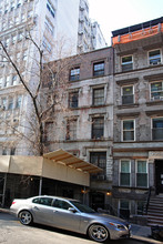 128 W 73rd St in New York, NY - Building Photo - Building Photo