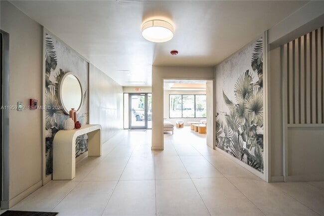 6960 Rue Vendome in Miami, FL - Building Photo - Building Photo