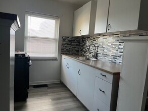 3849 Delmar Ave in Cincinnati, OH - Building Photo - Building Photo