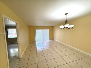 8101 Camino Real in Miami, FL - Building Photo - Building Photo