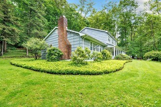 6 Rivergate Woods in Wilton, CT - Building Photo - Building Photo