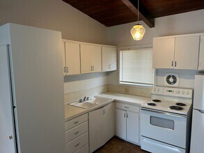 1229 Division St in Klamath Falls, OR - Building Photo - Building Photo