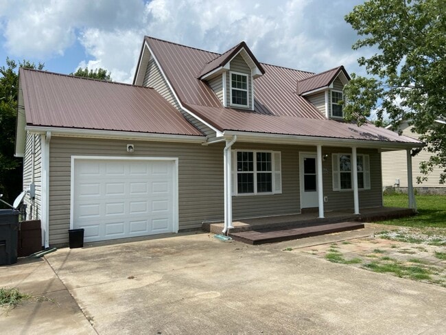 property at 685 Artic Ave