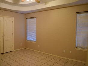 715 S Dfw Dr, Unit #2 in Edinburg, TX - Foto de edificio - Building Photo