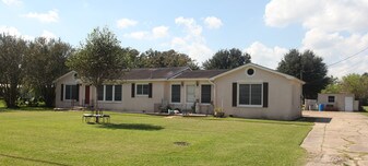 3325 N University Ave in Lafayette, LA - Building Photo