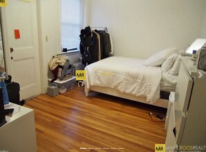 27 Egremont Rd in Boston, MA - Foto de edificio - Building Photo