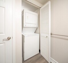 Il Palazzo in San Diego, CA - Foto de edificio - Building Photo