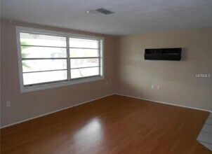 5912 Della Dr in Holiday, FL - Building Photo - Building Photo