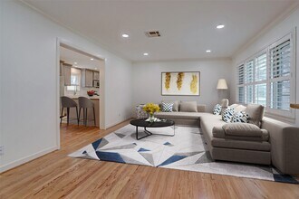 9917 Cedardale Dr in Houston, TX - Building Photo - Building Photo