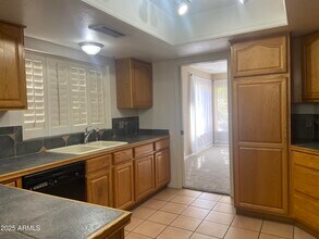 4325 E Greenway Ln in Phoenix, AZ - Building Photo - Building Photo