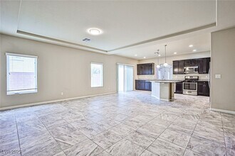 7230 Summit Lake Ct in Las Vegas, NV - Building Photo - Building Photo