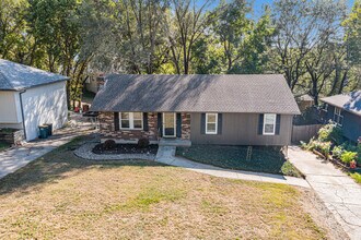 14509 NW 67th St in Parkville, MO - Building Photo - Building Photo