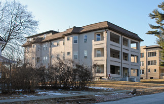 2206 Roslyn Ave Apartments