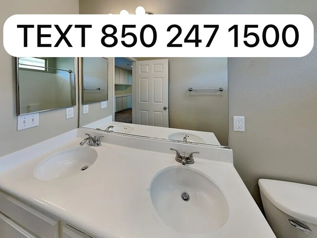 16127 Filbert St in Los Angeles, CA - Building Photo - Building Photo