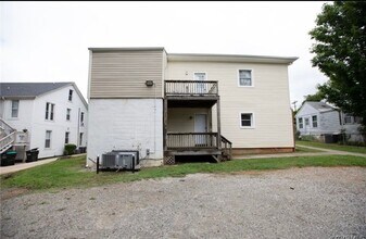 407 E 2nd St in Farmville, VA - Building Photo - Building Photo
