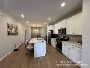 1550 Torres Ln in West St. Paul, MN - Building Photo - Building Photo