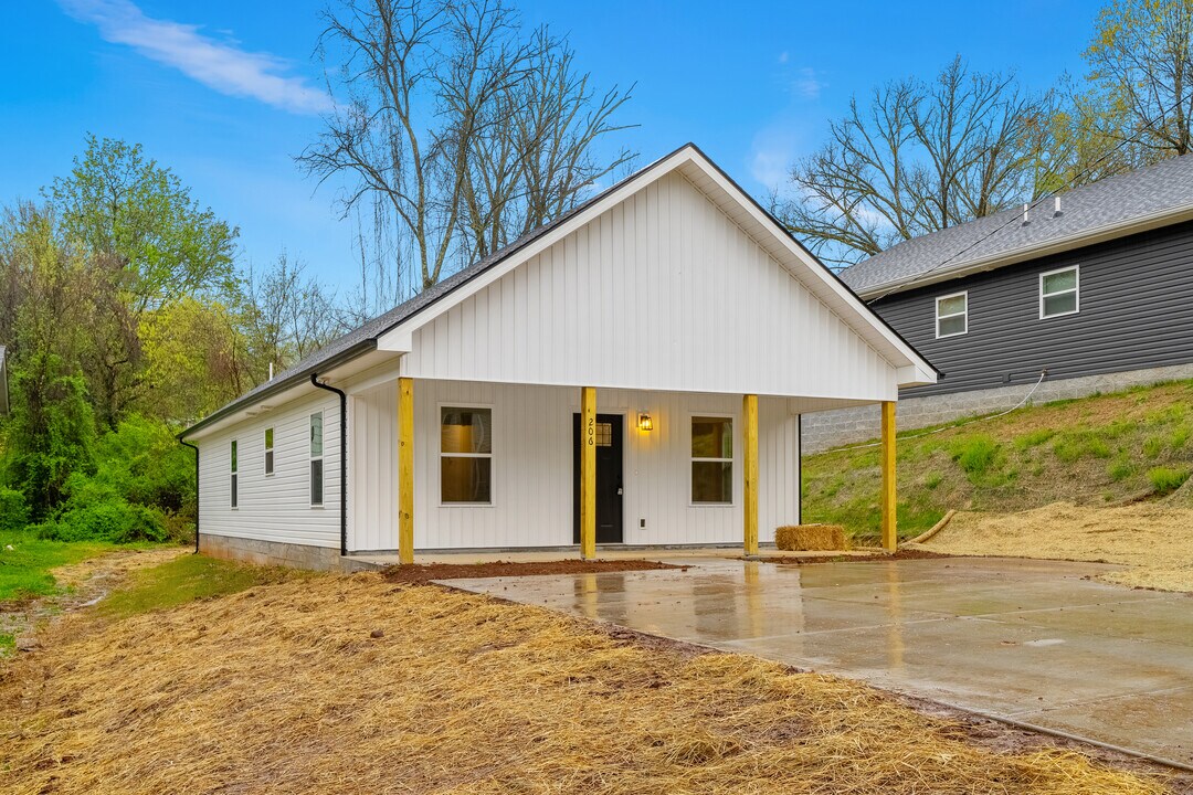 206 Avenue C in Knoxville, TN - Building Photo