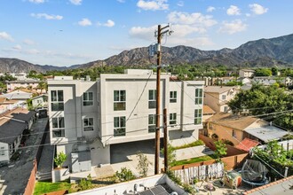 7064 Greeley St in Tujunga, CA - Building Photo - Building Photo