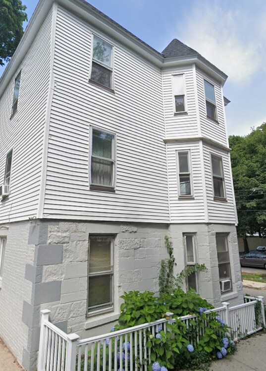 14 Smythe St, Unit 3 in Brookline, MA - Building Photo - Building Photo