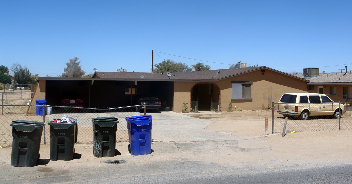 21422 Nisqually Rd in Apple Valley, CA - Building Photo