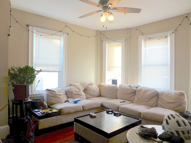 5 Sunset St, Unit 1