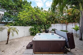 1428 SW 11th Terrace in Miami, FL - Building Photo - Building Photo
