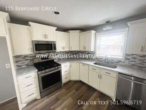 115 Berkshire Cir in Jacksonville, AR - Foto de edificio - Building Photo