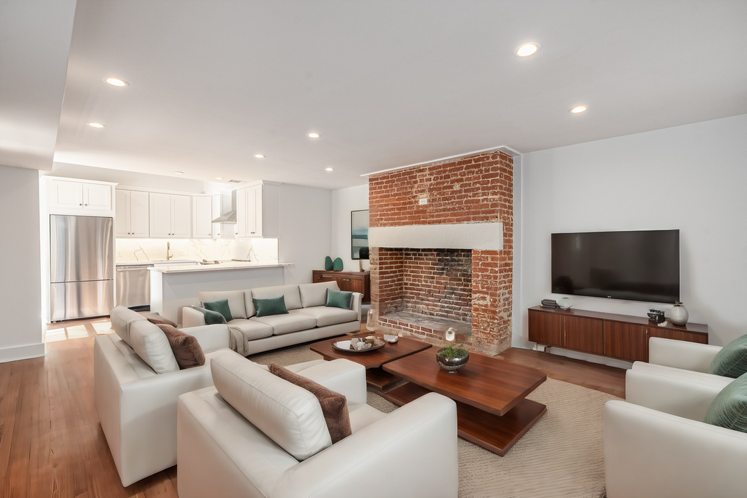 119 E Charlton St-Unit -Carriage House in Savannah, GA - Building Photo