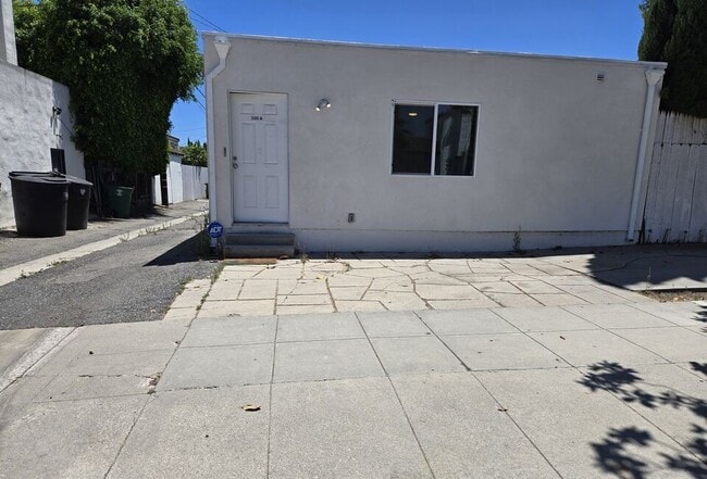 300 S La Peer Dr, Unit A