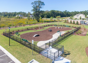 Lewis Grand Apartments in Myrtle Beach, SC - Building Photo - Building Photo