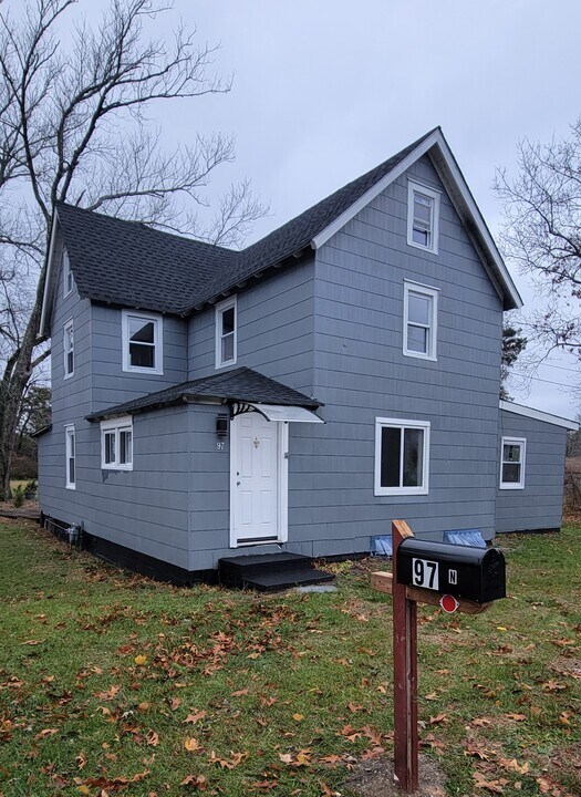 97 n maple ave in Tuckerton, NJ - Building Photo
