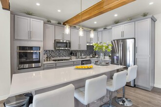 Urban 148 Apartments in Phoenix, AZ - Foto de edificio - Building Photo
