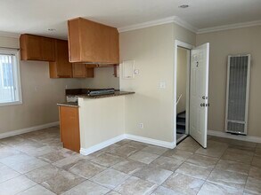 211 Seal Beach Blvd in Seal Beach, CA - Building Photo - Building Photo