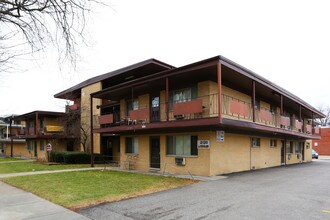 Lorraine Apartments in Waukegan, IL - Building Photo - Building Photo