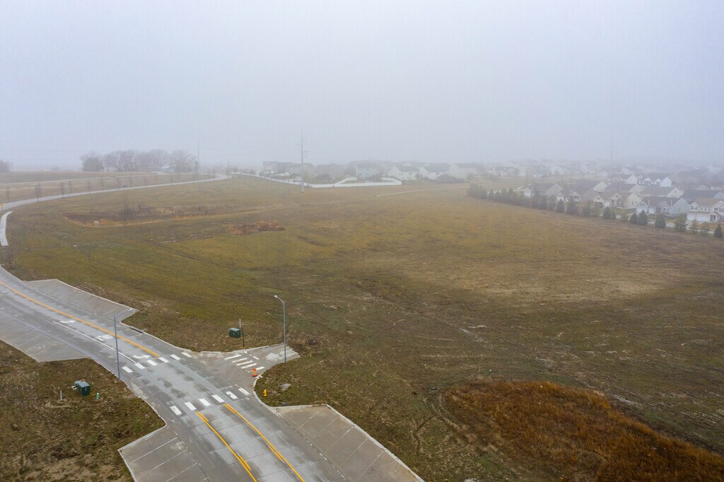 Mansions at Granite Falls Apartments in Papillion, NE
