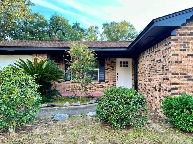 7615 Long Meadow Ln in Pensacola, FL - Building Photo - Building Photo