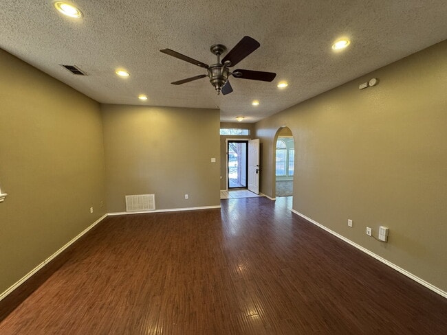 6415 13th St in Lubbock, TX - Building Photo - Building Photo