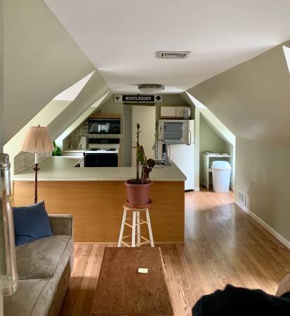 1820 Albany Ave in West Hartford, CT - Building Photo - Building Photo
