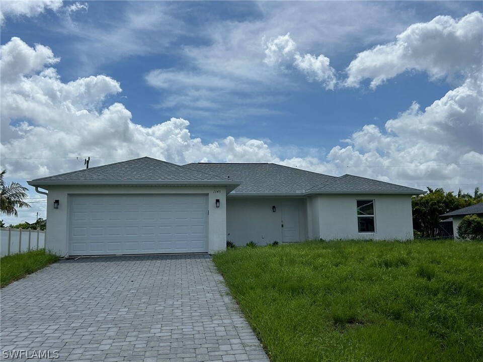 1145 NW 7th Ave in Cape Coral, FL - Building Photo