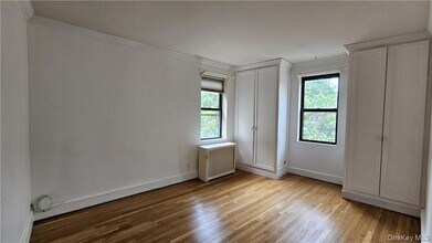 312 Main St, Unit 4E in White Plains, NY - Building Photo - Building Photo