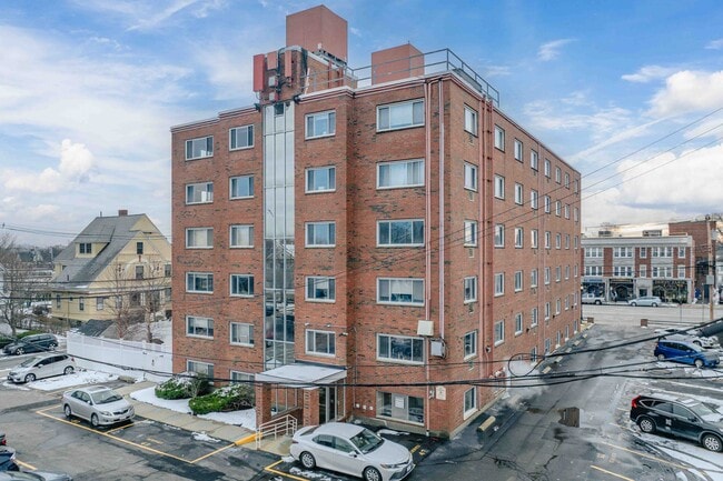 The Summit House in Arlington, MA - Building Photo - Building Photo