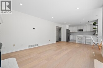 4522 Watling St in Burnaby, BC - Building Photo - Building Photo