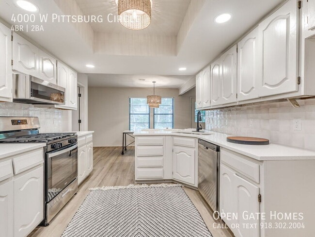 property at 4000 W Pittsburg Cir