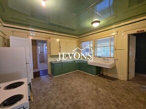 1517 Browne Ave in Yakima, WA - Foto de edificio - Building Photo